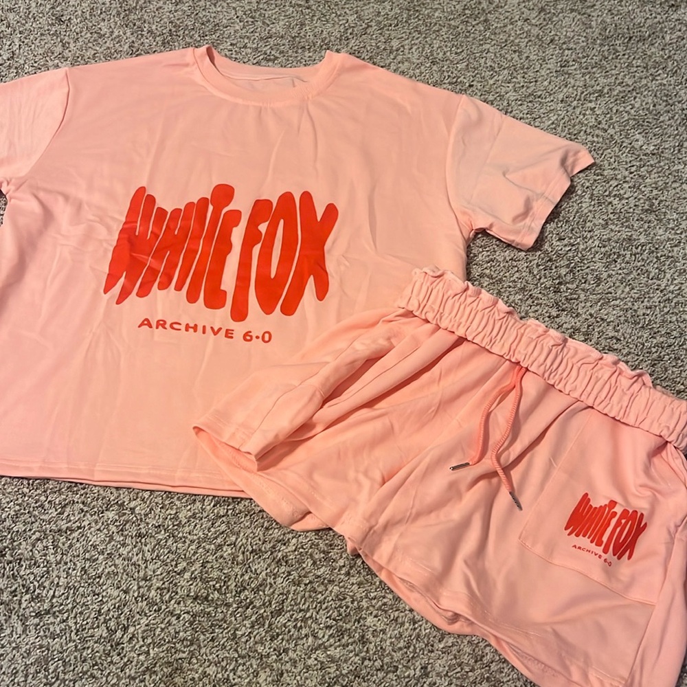 White fox set